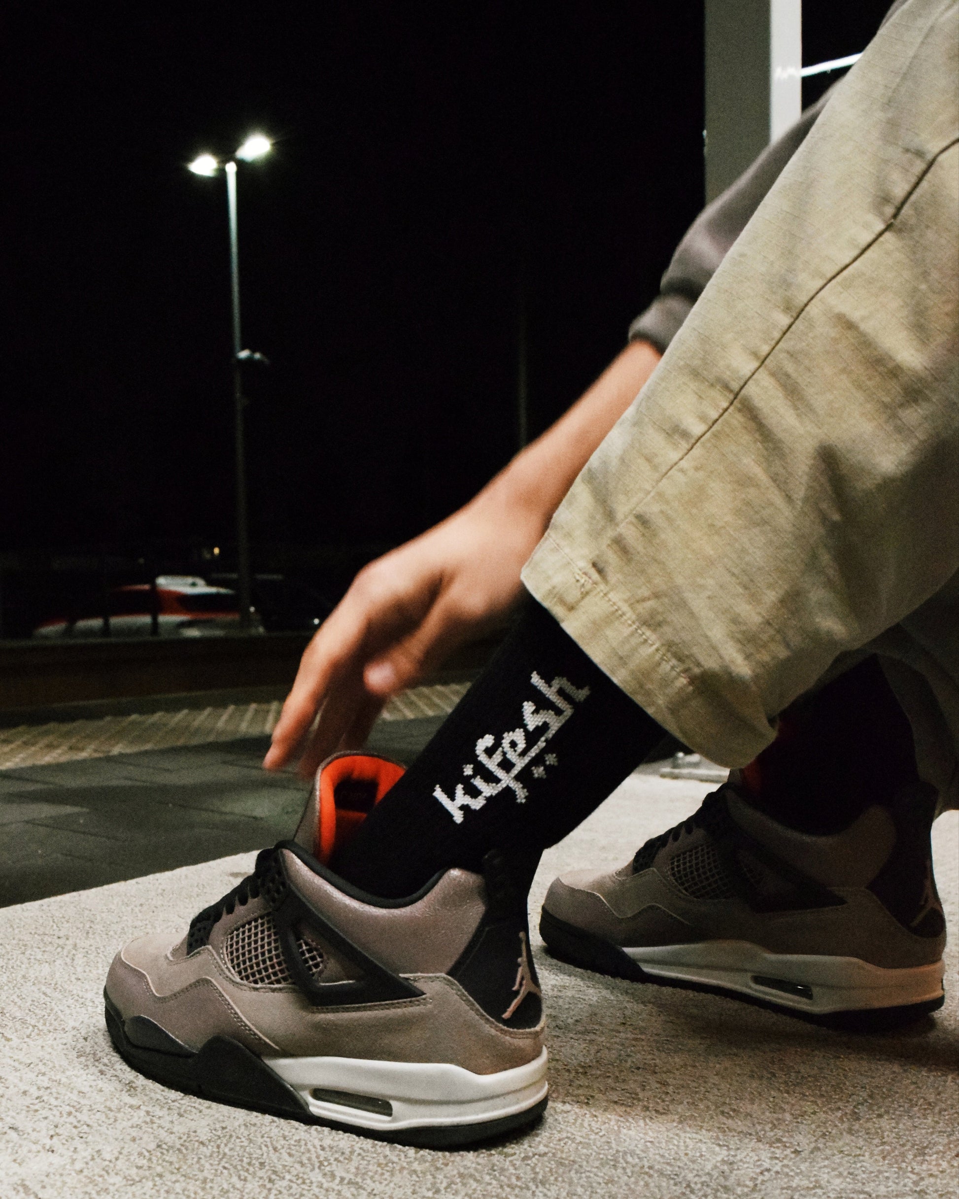 kifesh_logo_socks_black